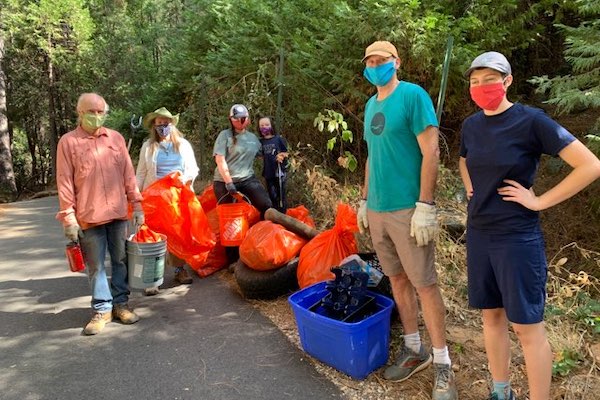 Volunteers at Wolf Creek for the Annual Yuba River Cleanup
